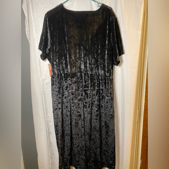 EVRI Black Velvet Wrap Dress Plus Size New With Tags 3X - Picture 7 of 8